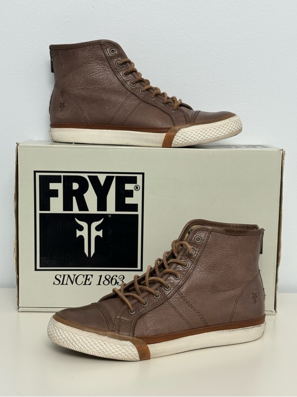 FRYE Greene Women’s High Back
Zip Lace up Grey Brown Leather High-Top Sneakers